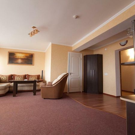 Hotel Prietenia Bender Esterno foto
