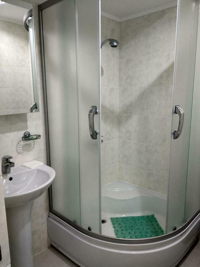 Hotel Prietenia Bender Esterno foto