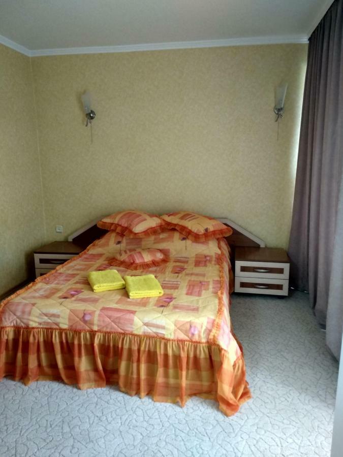 Hotel Prietenia Bender Esterno foto